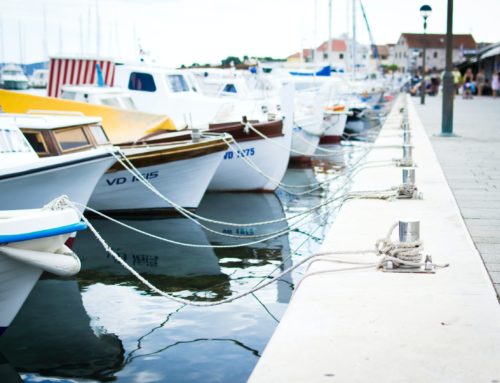Be a Good Neighbor: Boating Habits You Should Avoid
